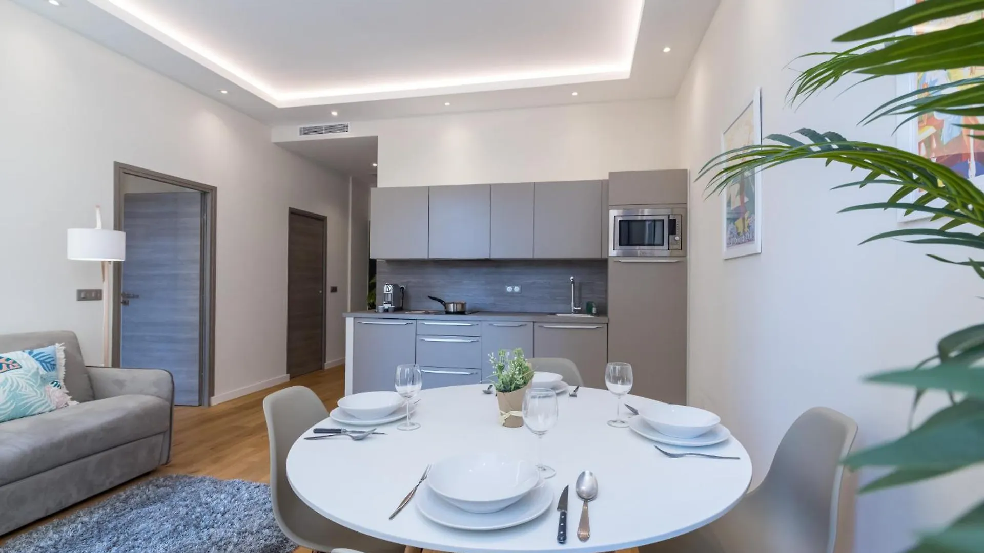דירה ניס Brand New 1 Bdr Place Du Pin צרפת