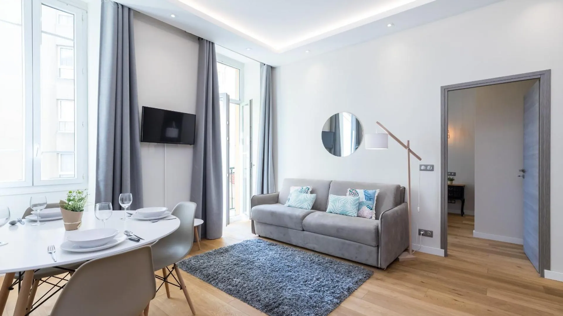 Brand New 1 Bdr Place Du Pin Nice Daire
