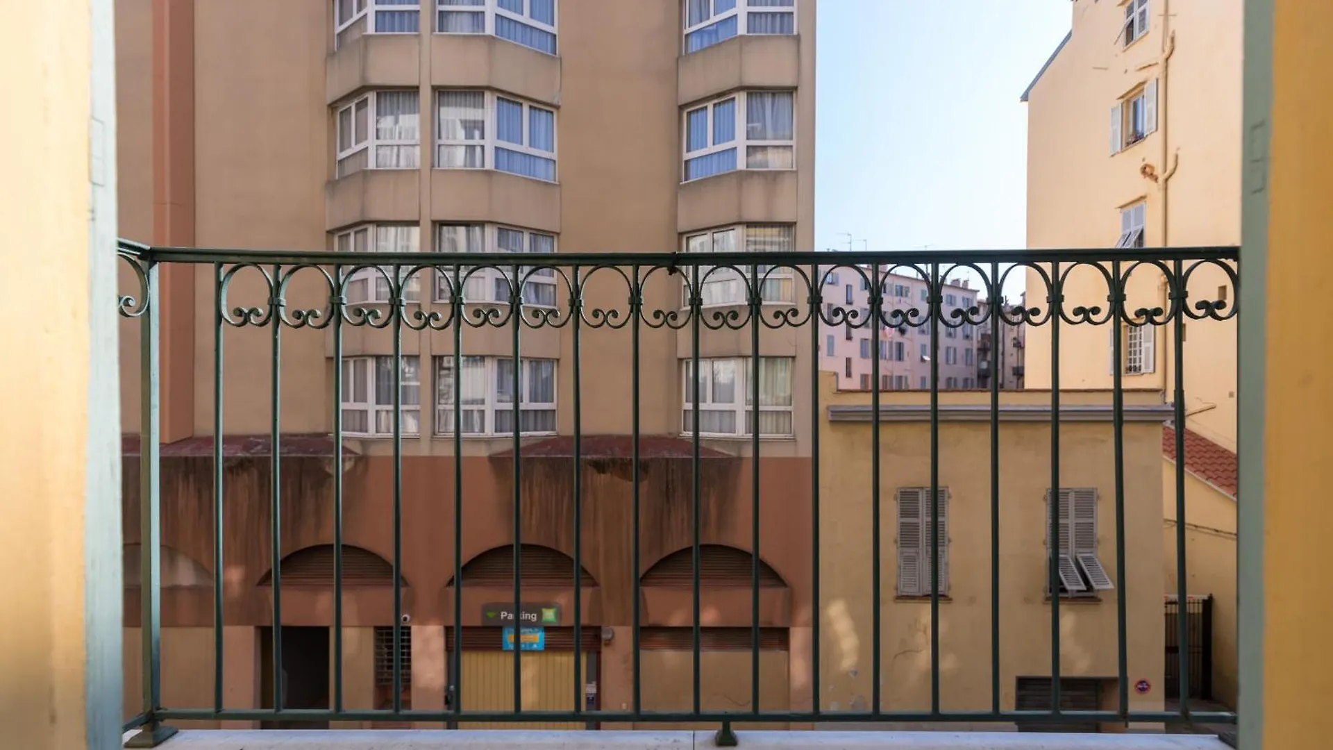 Brand New 1 Bdr Place Du Pin Νίκαια Γαλλία