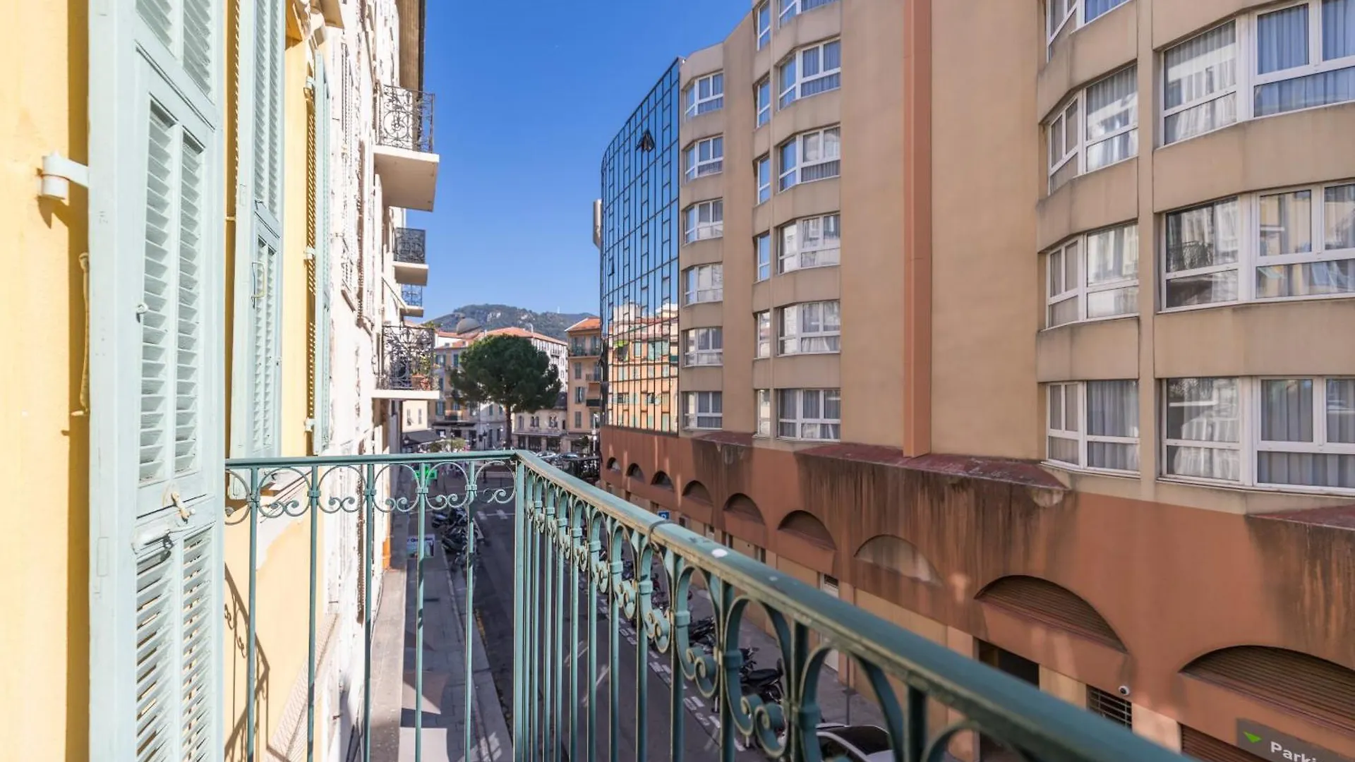 Brand New 1 Bdr Place Du Pin Νίκαια 0*,  Γαλλία