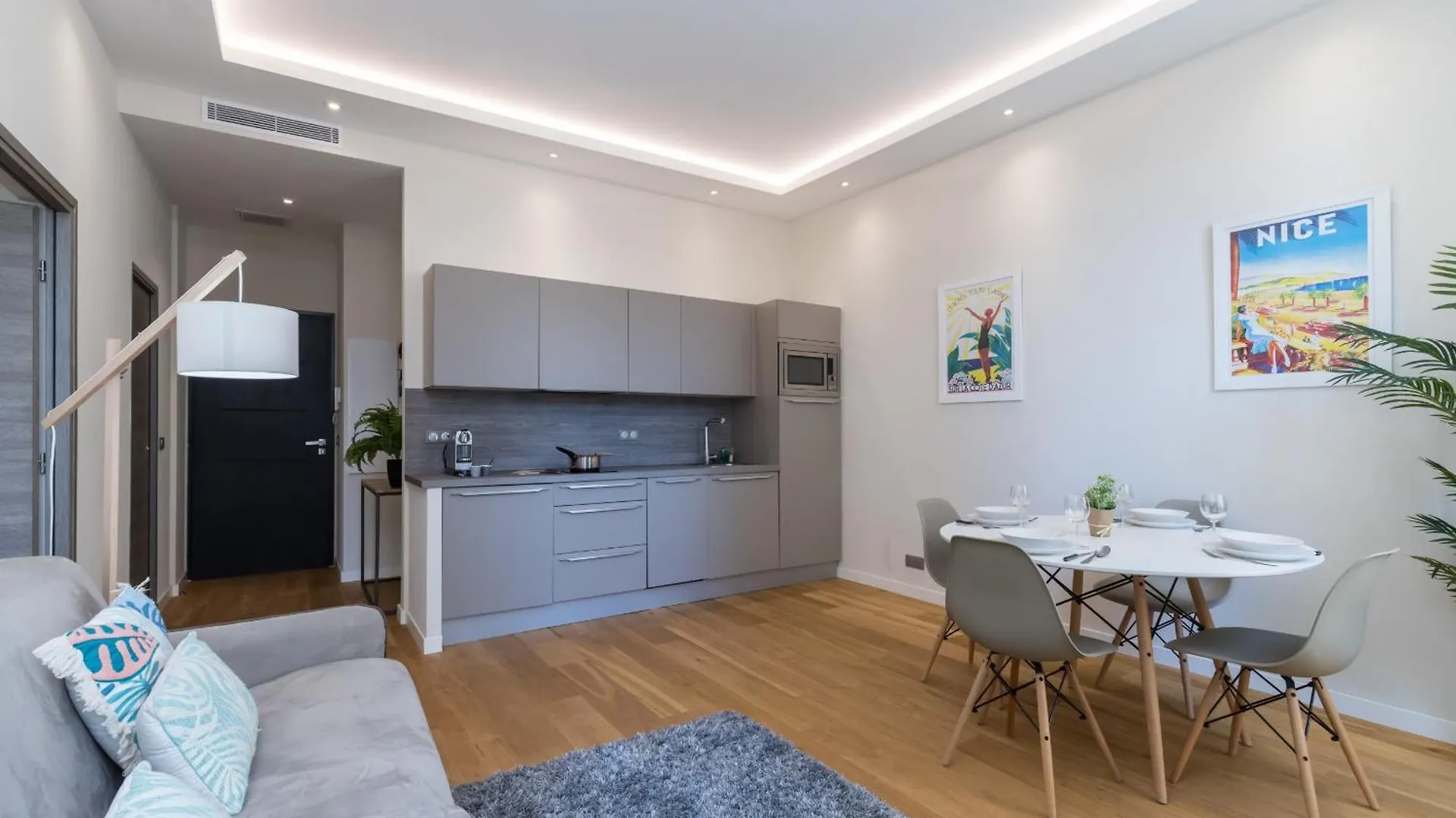 Brand New 1 Bdr Place Du Pin Νίκαια 0*,  Γαλλία